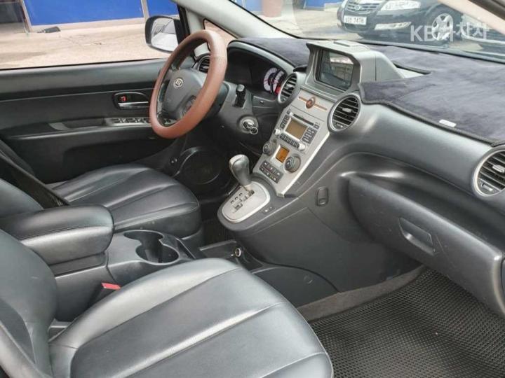 Kia Carens New 2.0 LPI GLX Top Model 4