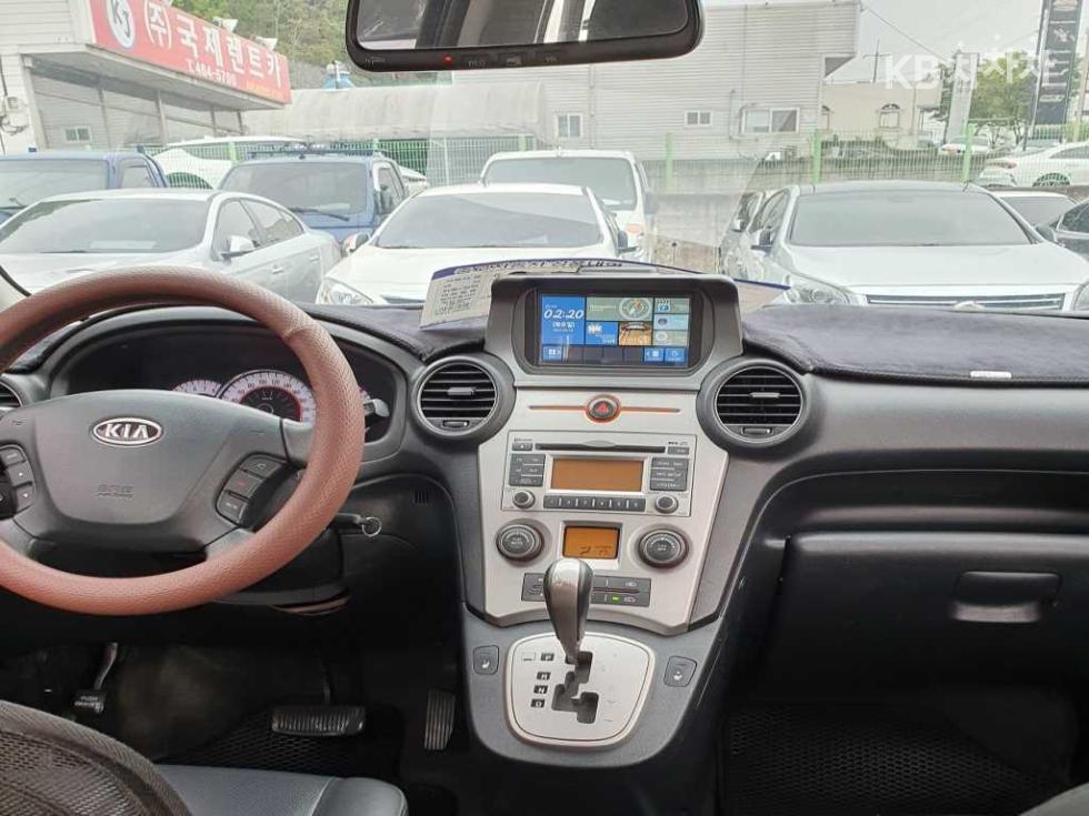 Kia Carens — miniaturë 4