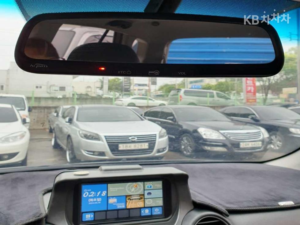 Kia Carens — miniaturë 11