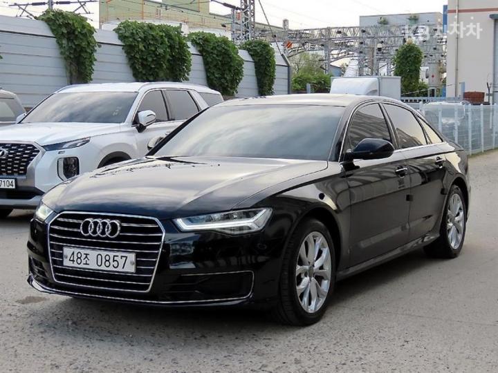 Audi A6 NEW 35 TDI Premium C7 3