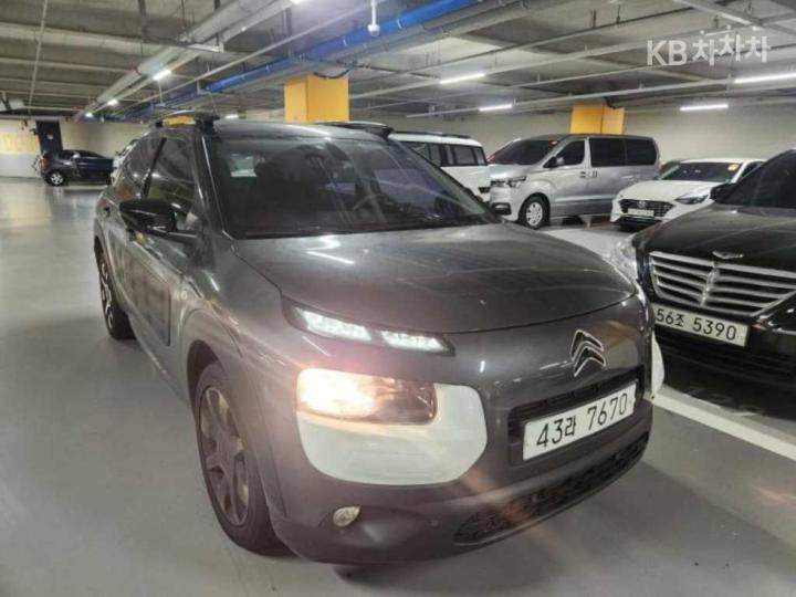 Citroen C4 Cactus 1.6 BlueHDi Shine 4
