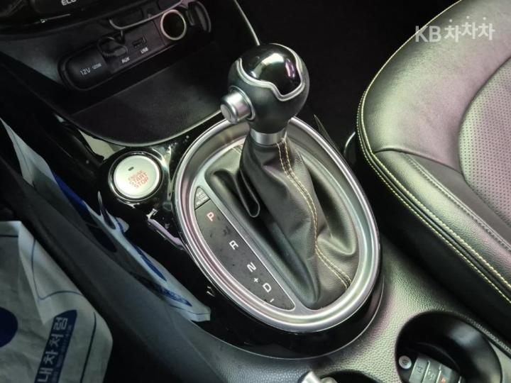 Kia Soul 1.6 GDi Prestige 9