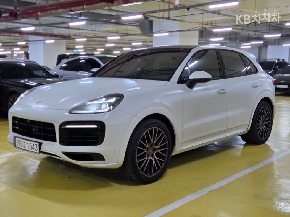 2023 - porsche cayenne