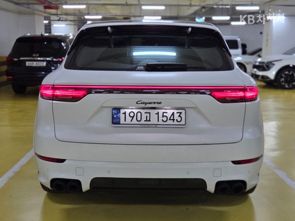 2023 - porsche cayenne