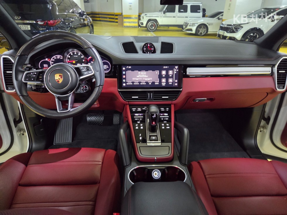 2023 - porsche cayenne