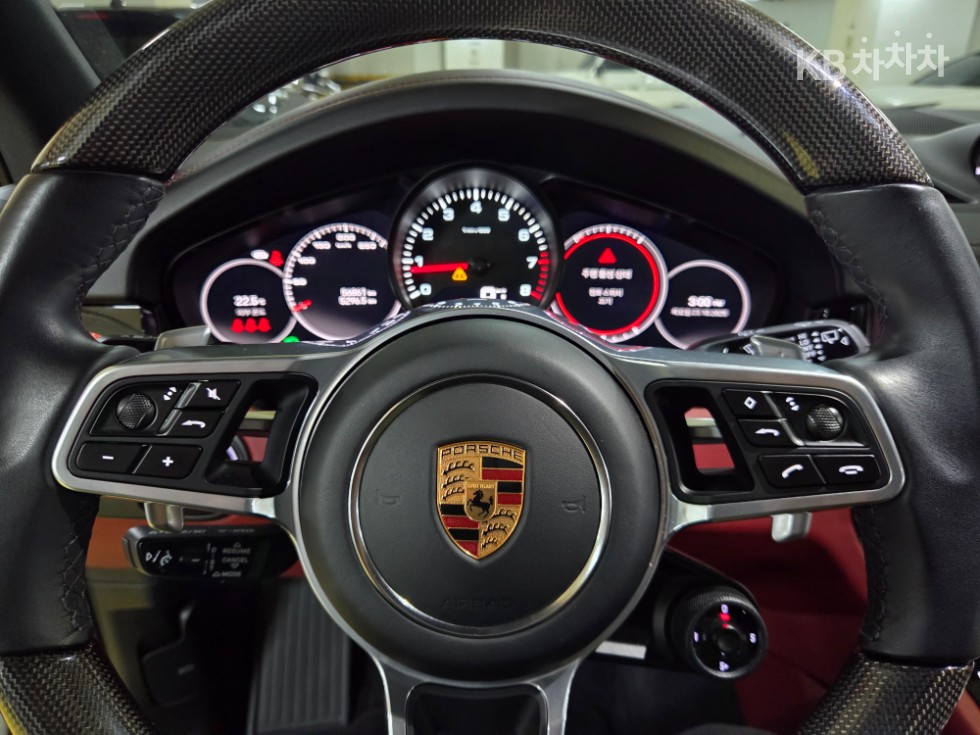 2023 - porsche cayenne