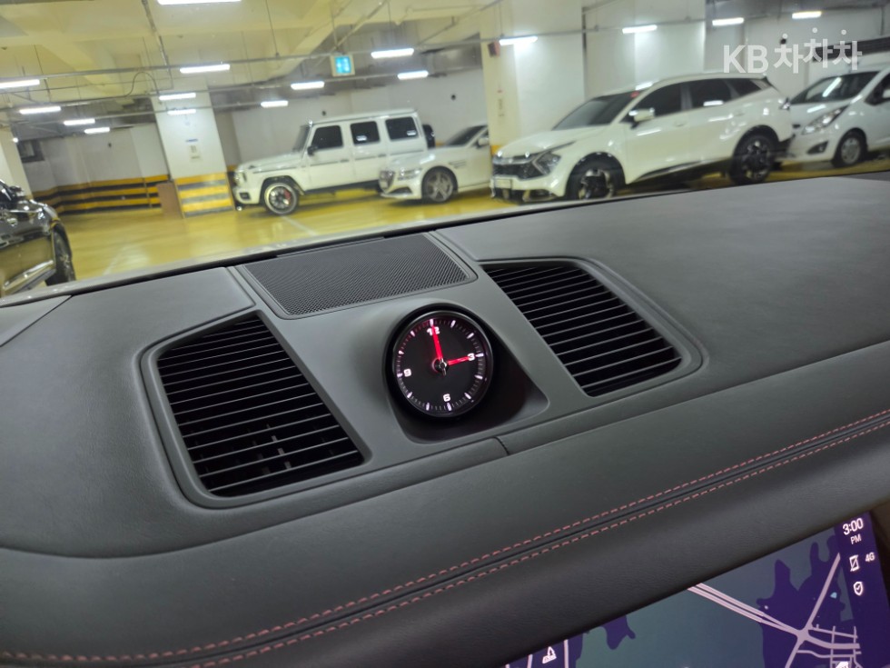 2023 - porsche cayenne