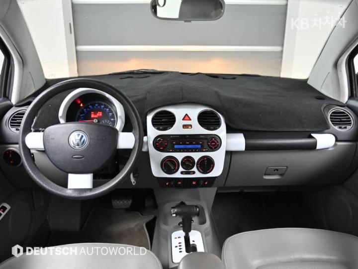 Volkswagen Beetle New 2.5 8