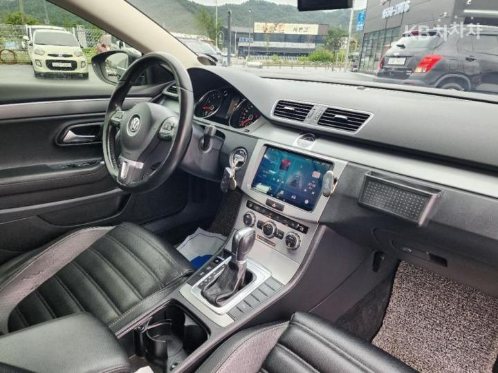 Volkswagen CC New 2.0 TSI 10