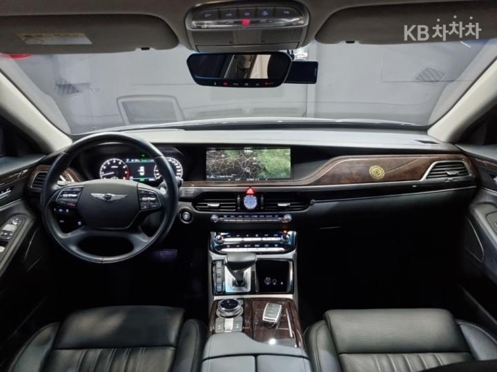 Genesis EQ900 3.8 GDI AWD Premium Luxury 8