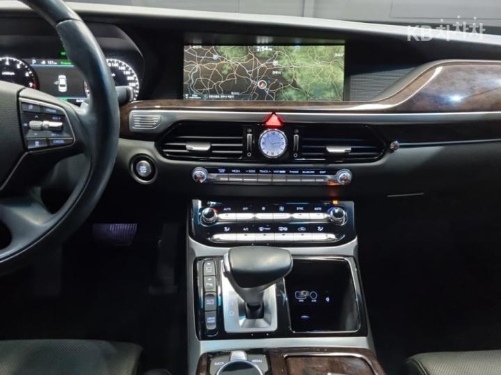 Genesis EQ900 3.8 GDI AWD Premium Luxury 9