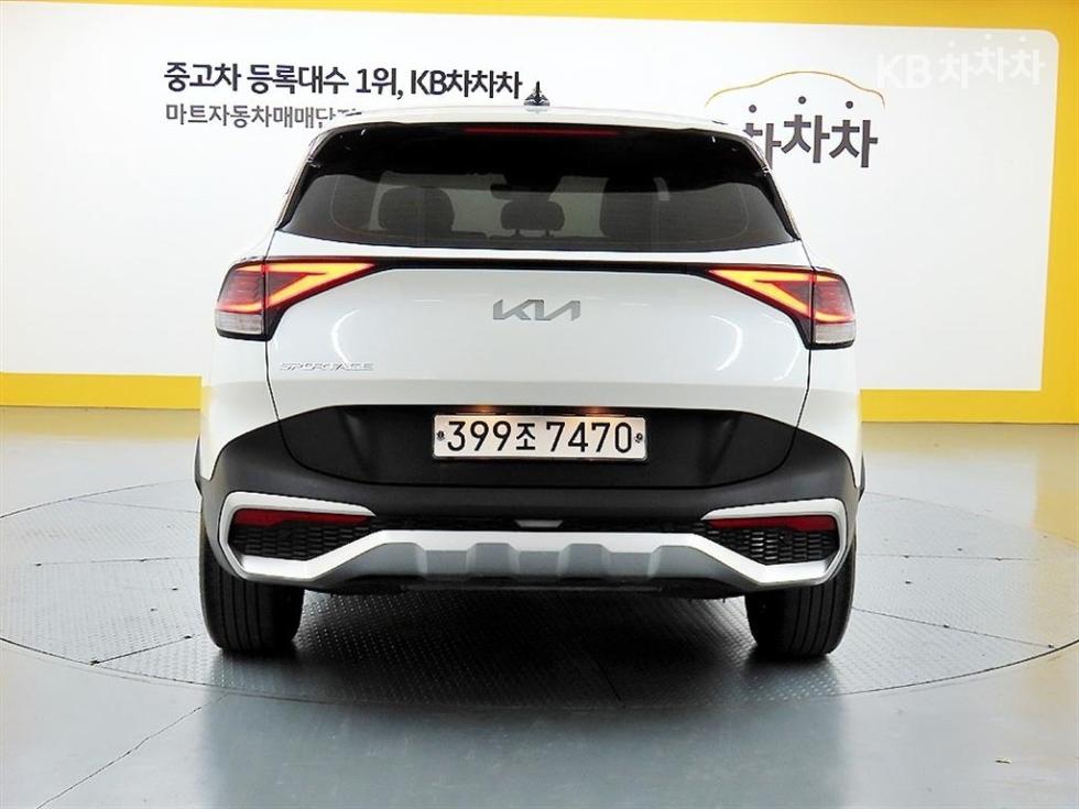 2022 - kia sportage