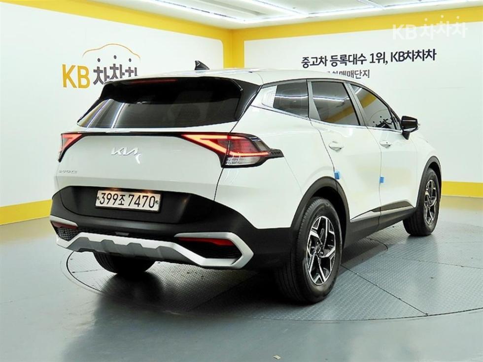 2022 - kia sportage