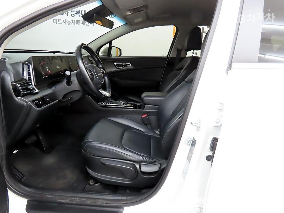 2022 - kia sportage