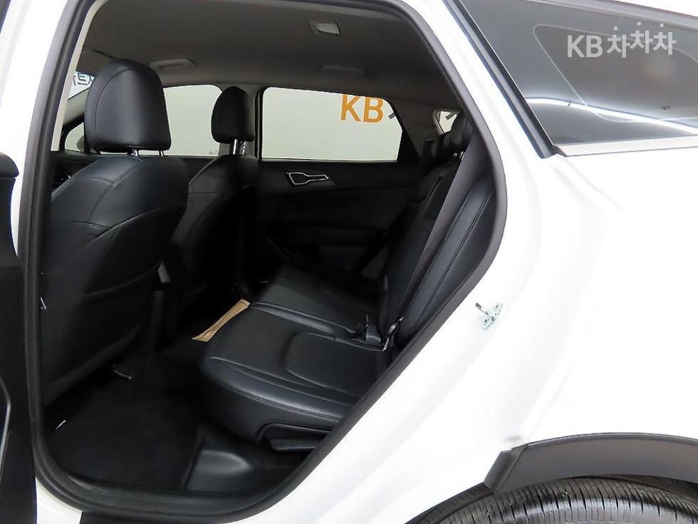 2022 - kia sportage