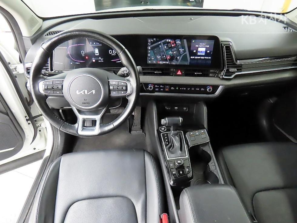 2022 - kia sportage