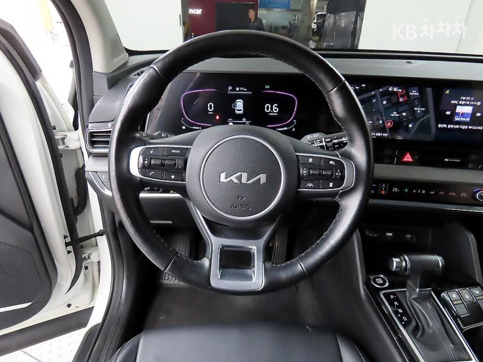 2022 - kia sportage