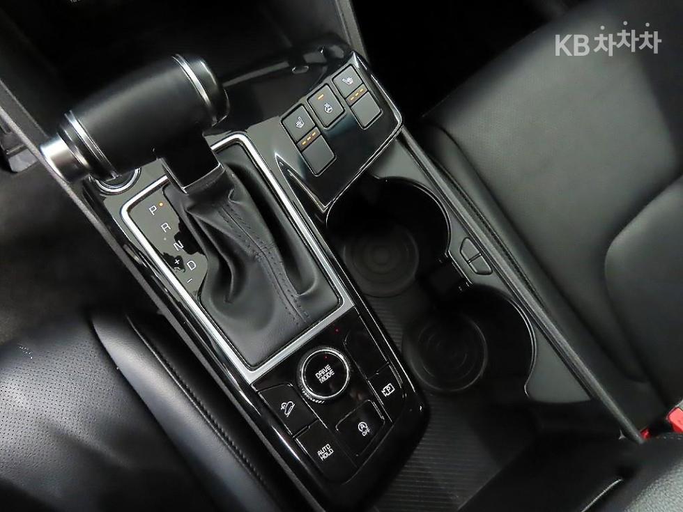 2022 - kia sportage