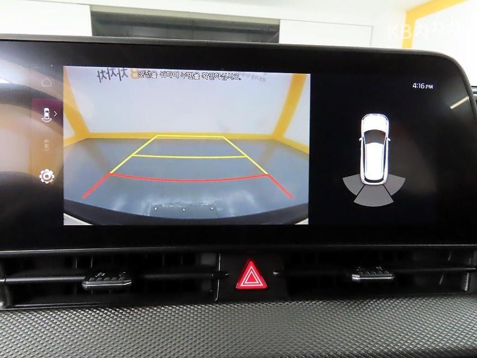 2022 - kia sportage