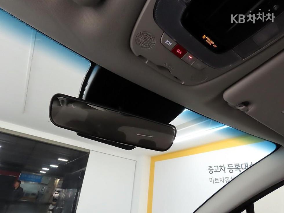 2022 - kia sportage