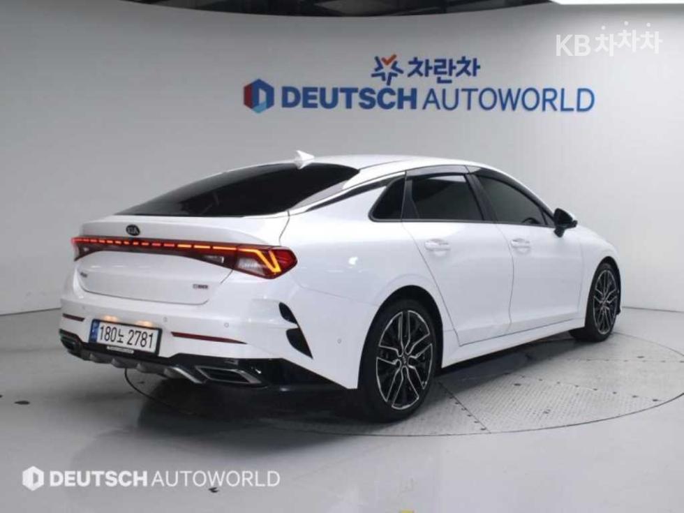 2021 - kia k5