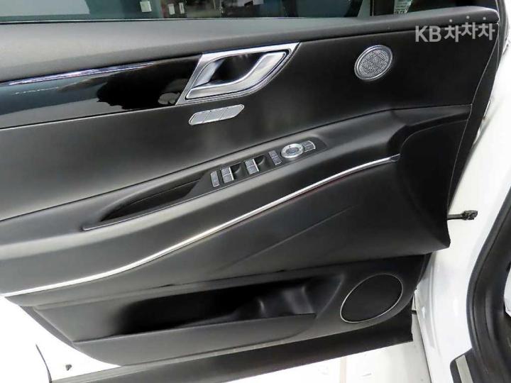 Genesis GV80 2.5 Turbo Gasoline 2WD - фото 12