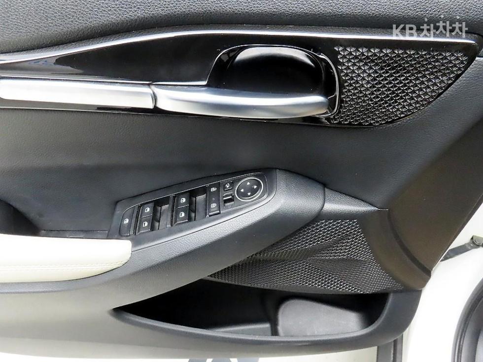 2023 - kia seltos