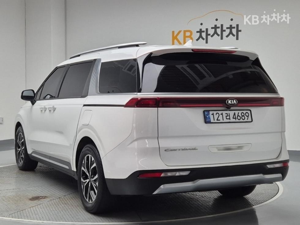 2021 - kia carnival