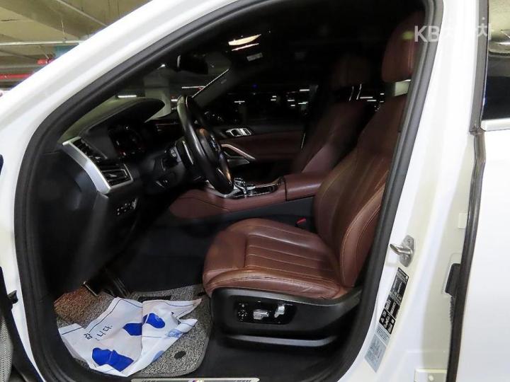 BMW X6 G06 xDrive 40i M Sport Package 7