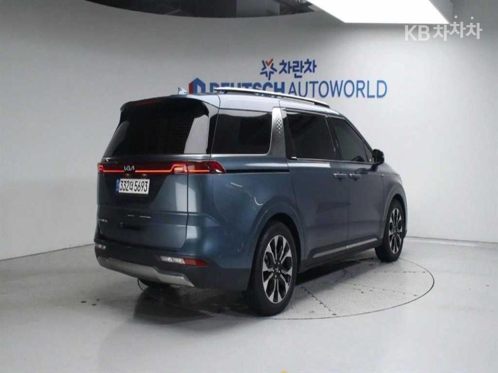2022 - kia carnival