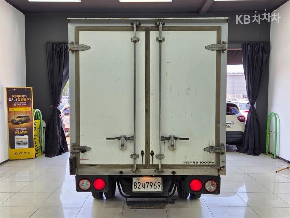 2012 - kia bongo iii