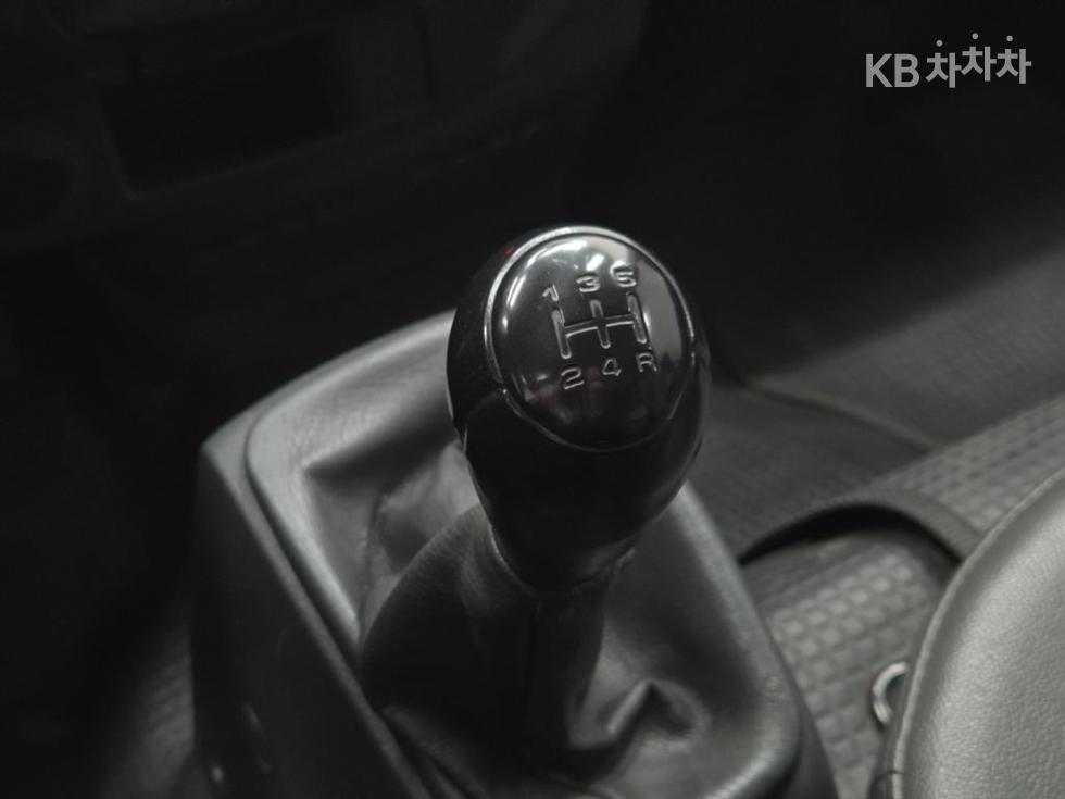 2012 - kia bongo iii