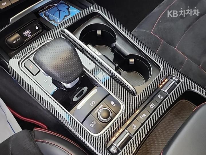 Kia Stinger Meister 3.3 Gasoline Turbo 2WD Acro Edition 9