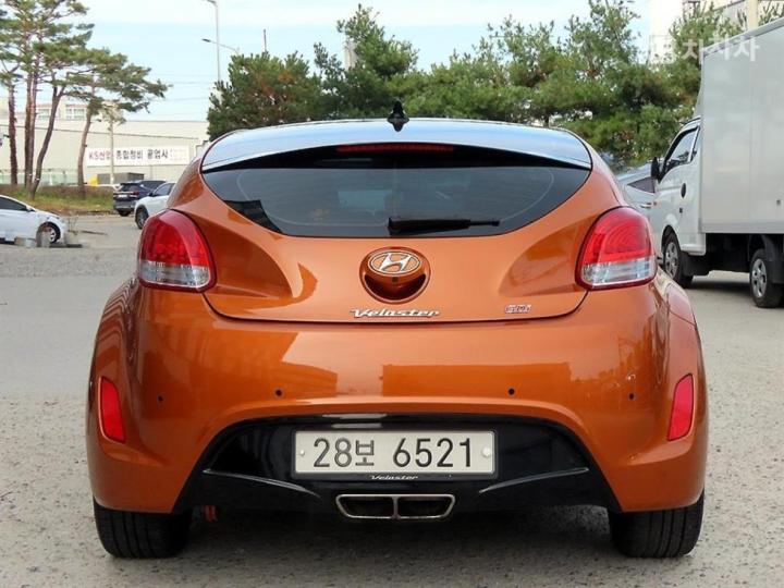 Hyundai Veloster Extreme 5