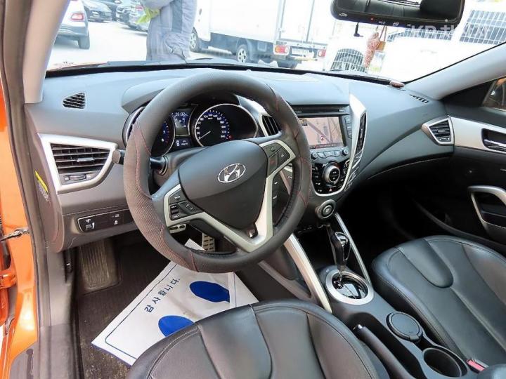 Hyundai Veloster Extreme 8