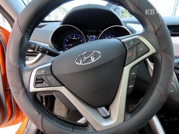 Hyundai Veloster Extreme 9