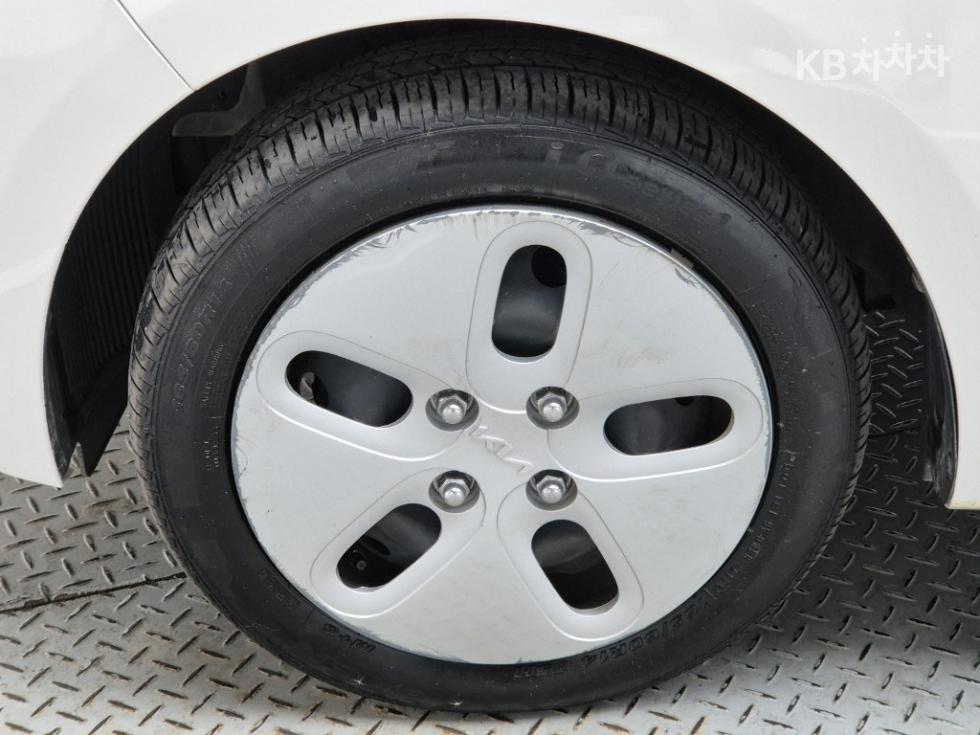 2022 - kia ray