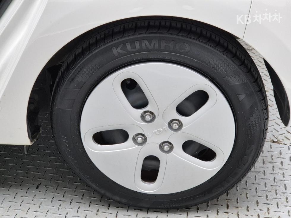 2022 - kia ray