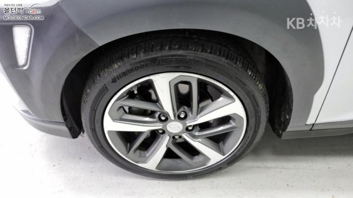 Hyundai Kona 1.6 Turbo Premium 7