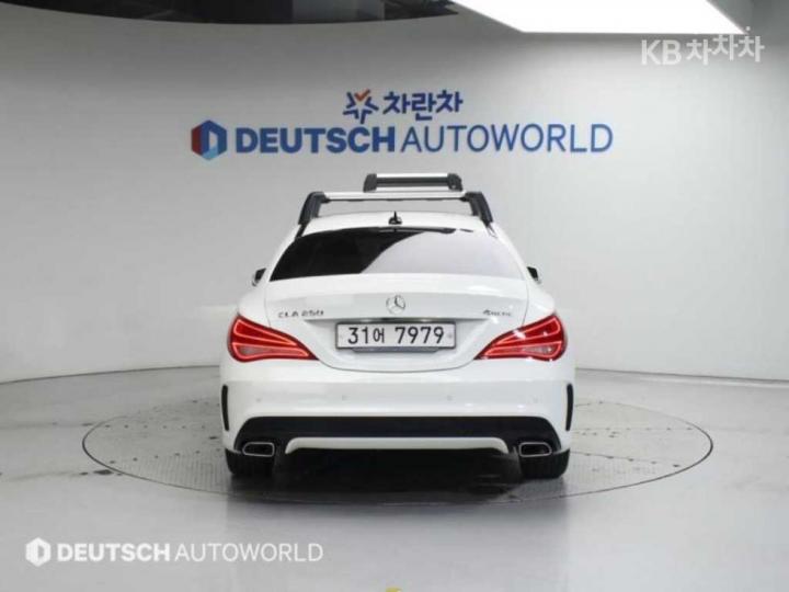 Mercedes-Benz CLA-Class CLA250 4Matic C117 5