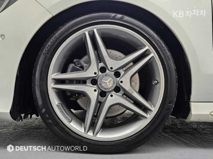 Mercedes-Benz CLA-Class CLA250 4Matic C117 6