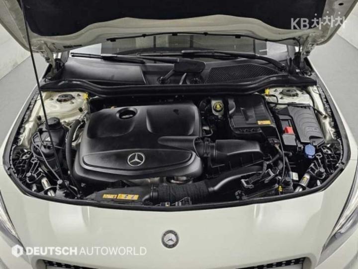 Mercedes-Benz CLA-Class CLA250 4Matic C117 7