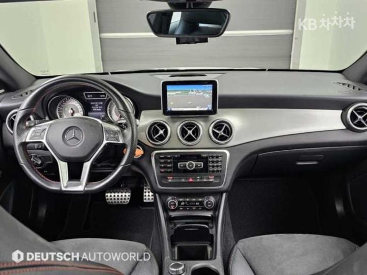 Mercedes-Benz CLA-Class CLA250 4Matic C117 8