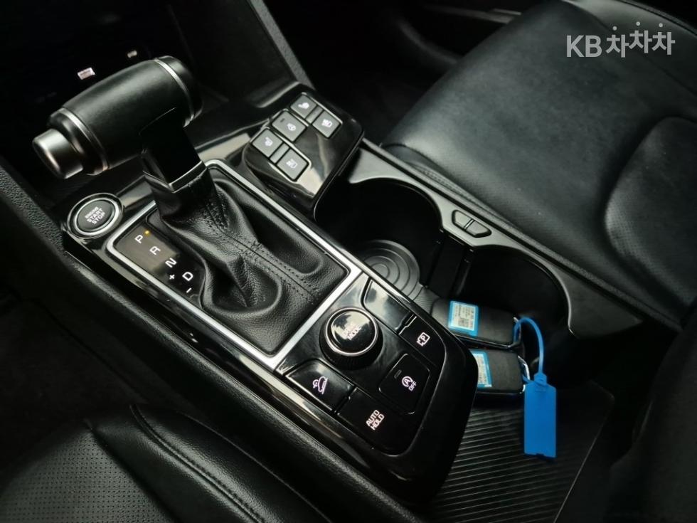 2022 - kia sportage