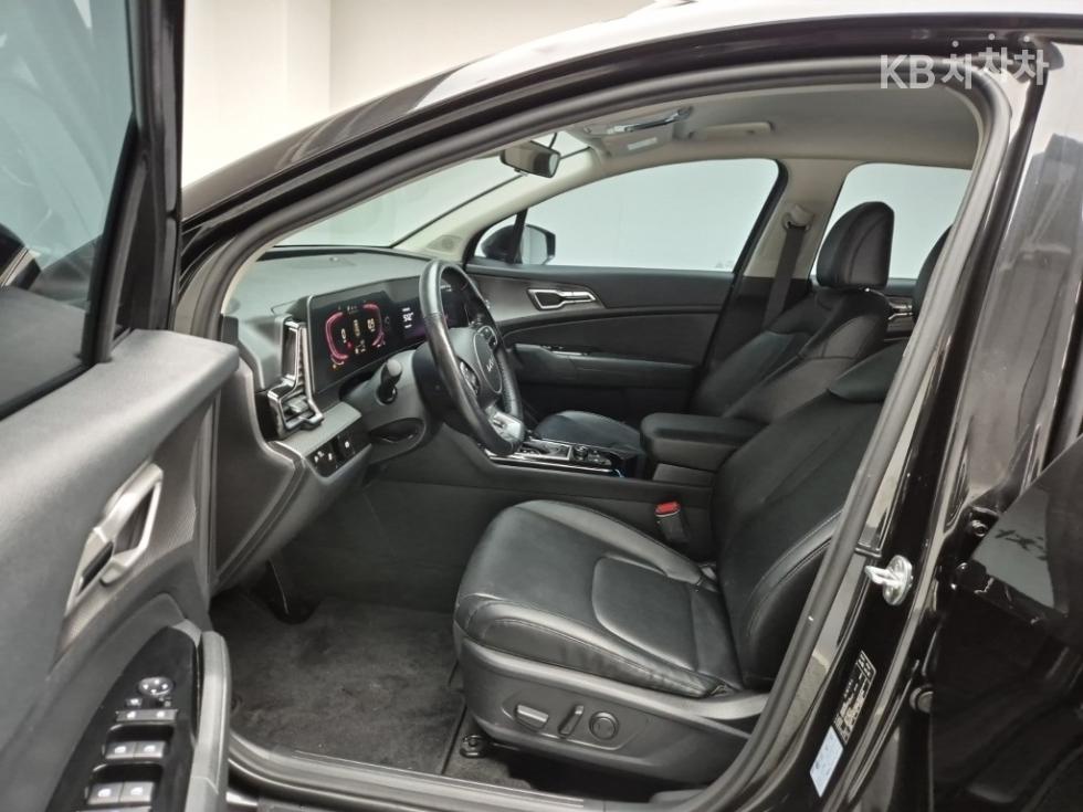 2022 - kia sportage