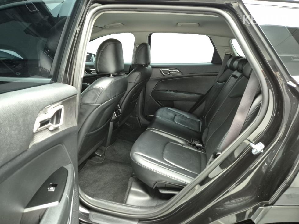2022 - kia sportage