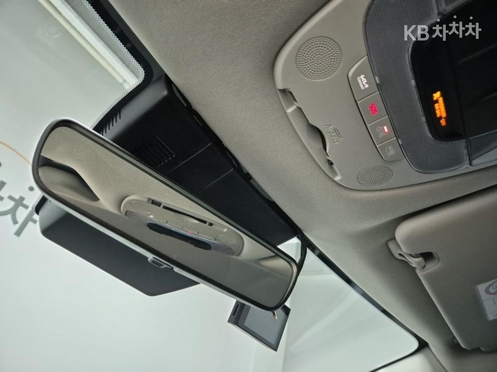 2022 - kia sportage