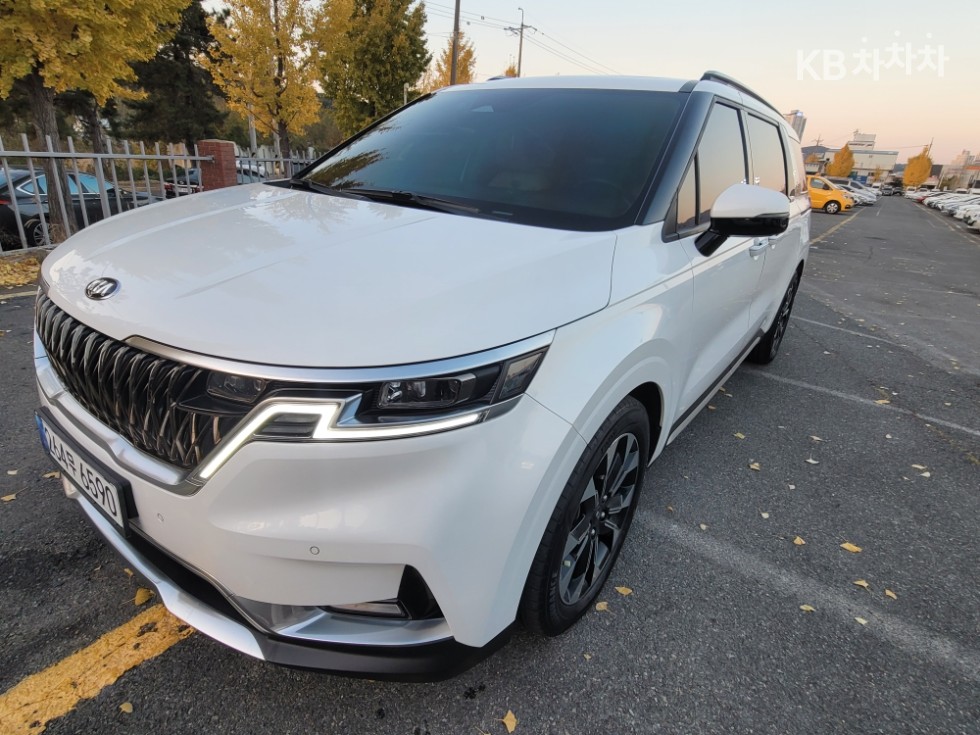 2023 - kia carnival