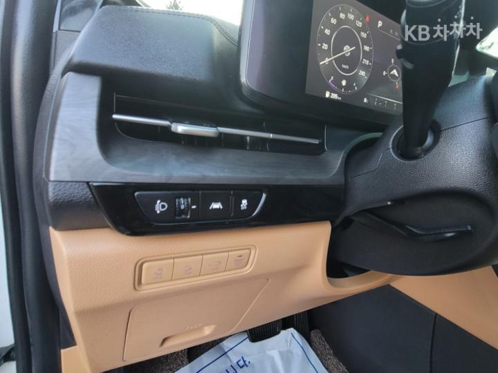 Kia Carnival D2.2 Prestige 8