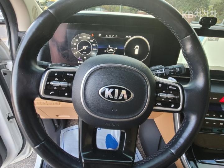 Kia Carnival D2.2 Prestige 9